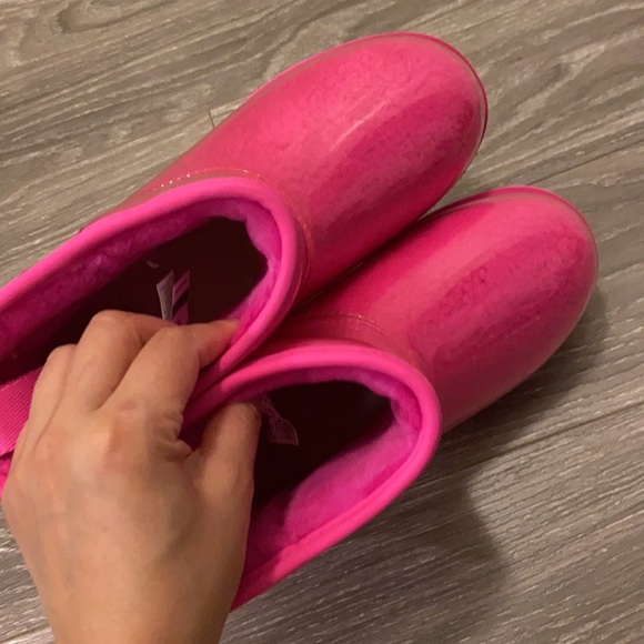 UGG Australia waterproof boots. Fit 7 - Picture 5 of 16